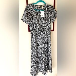 Women’s M Levi’s black and white floral dress